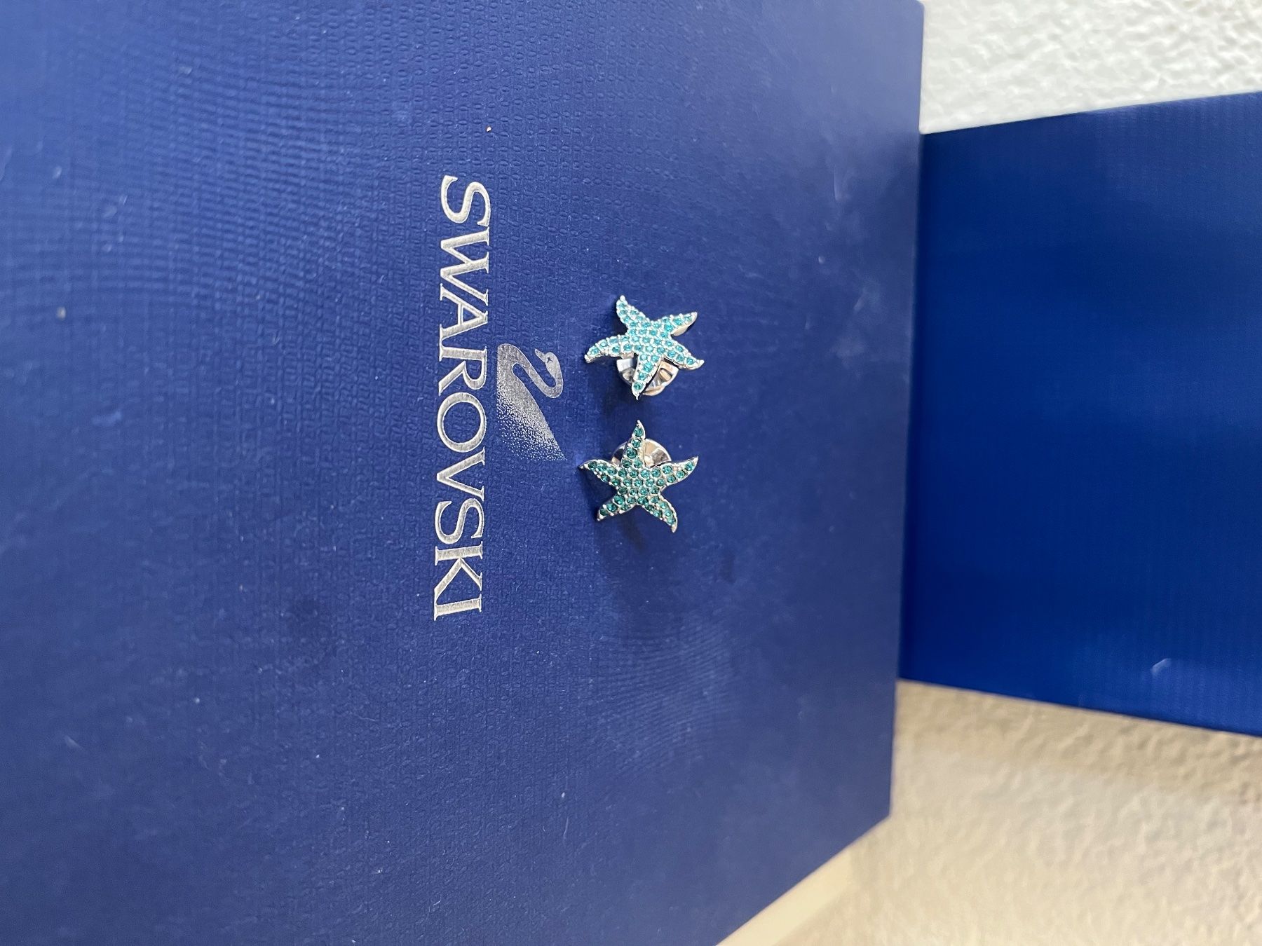 Swarovski Broschen & Nadeln: Swarovski 2 Broschen original – Neu (gemäss Beschreibung) aus Kirchleerau von Dalmi220