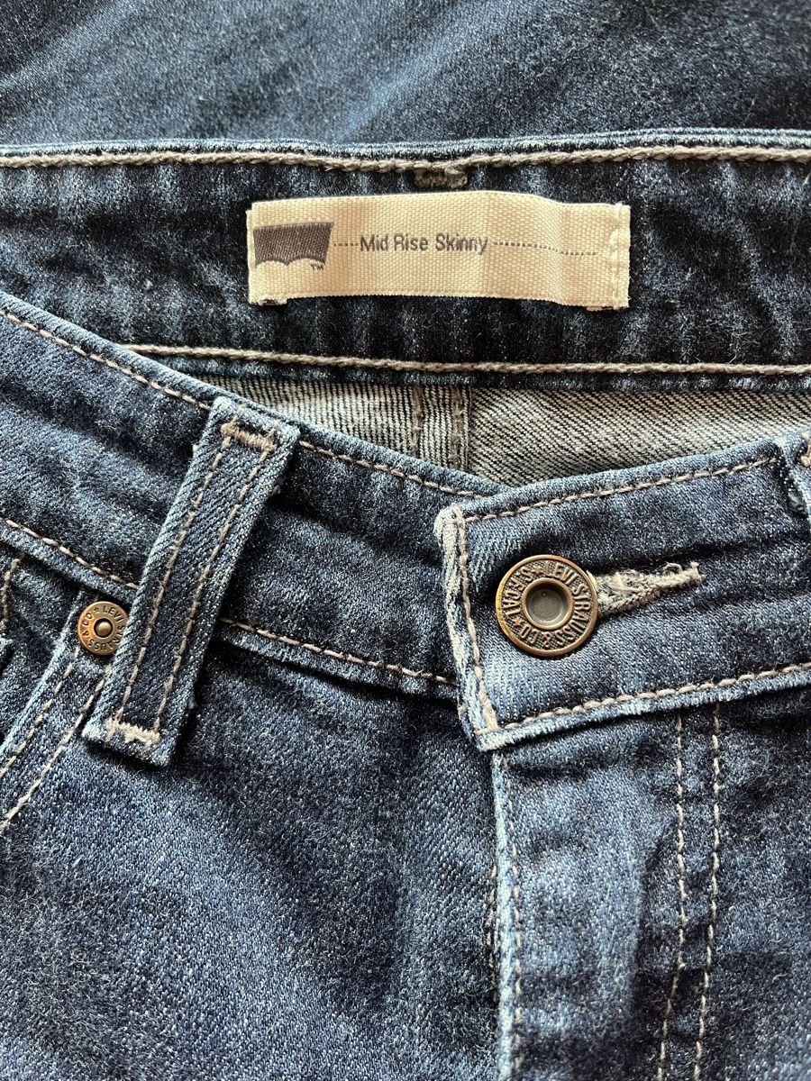 Levi's Jeans: Levis Jeans Damen, Gr. 26/32 dunkelblau – Usato da St. Gallen venduto da Miss_Jane_Marple 3