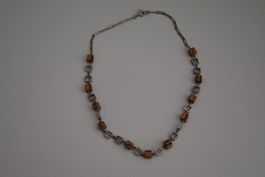 Vintage Halskette, Holz und Metall, filigran, Herbst-Look