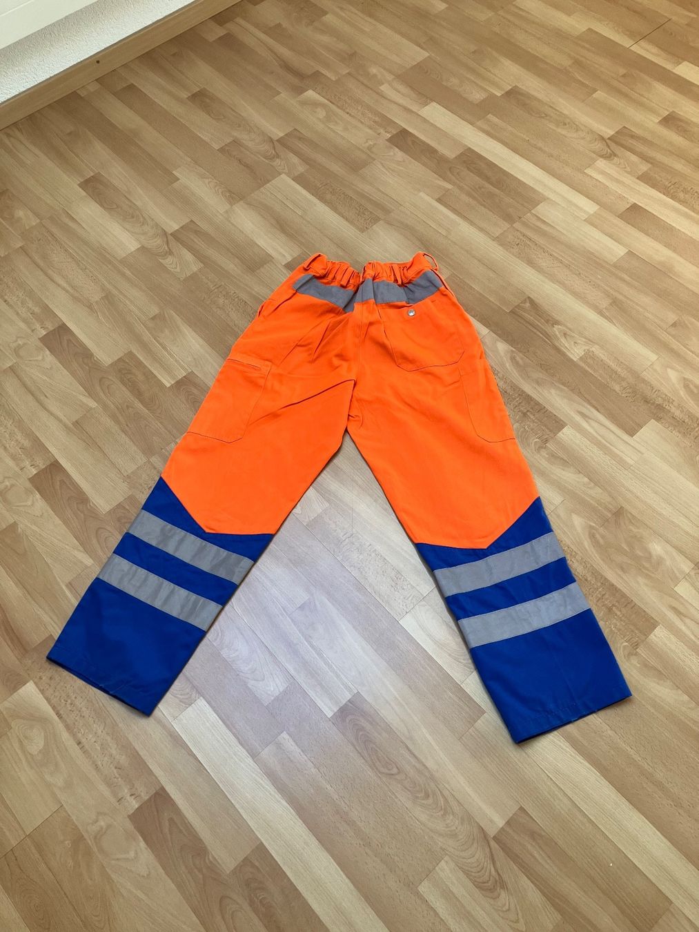 Pantaloni: Arbeitskleidung warn Schutz Hose Gr. M – Usato da Bettwiesen venduto da Zustand57 1