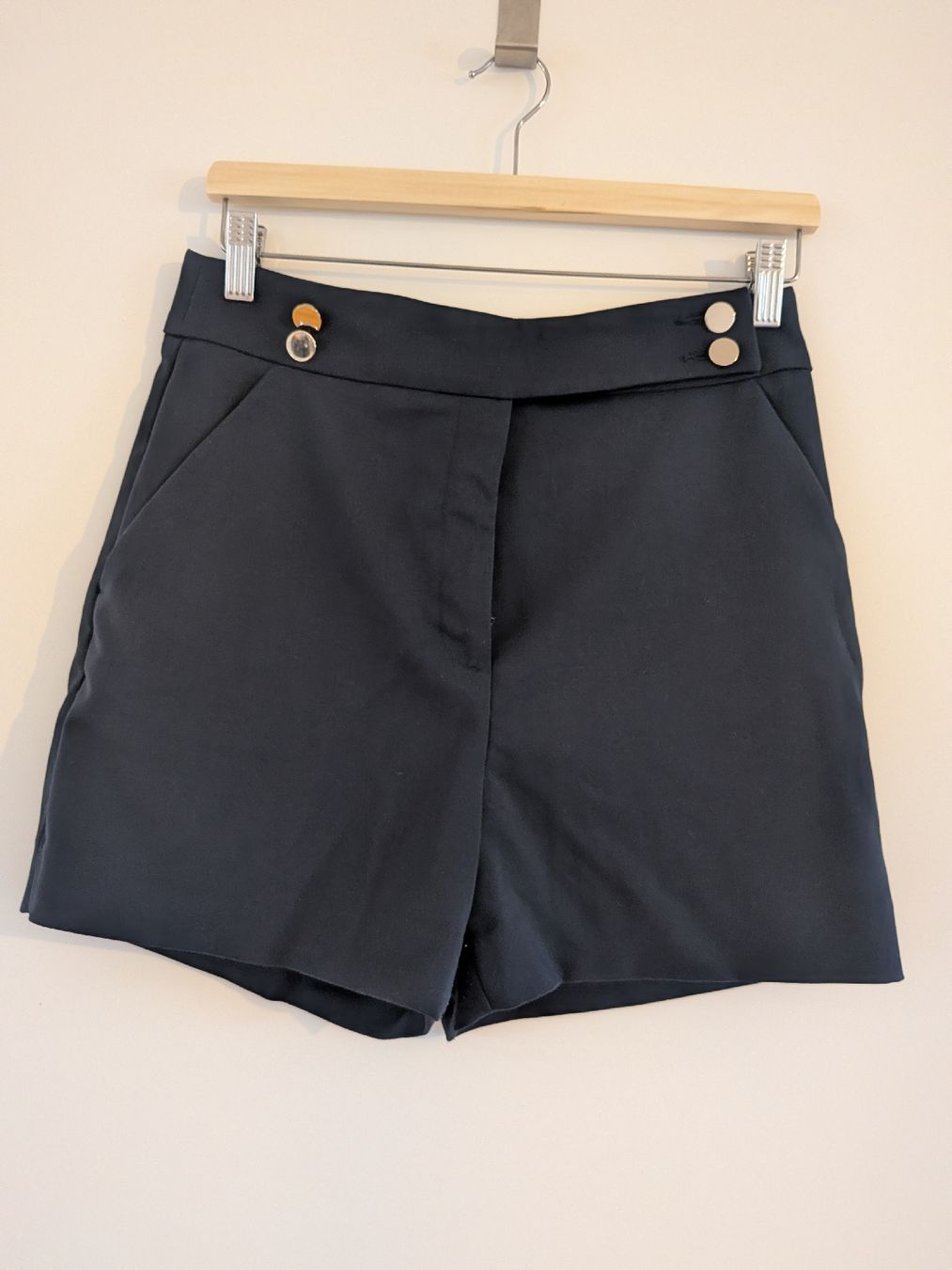 H&M Pantaloni: H&M High Waisted Shorts, Size EU38 – Nuovo (secondo la descrizione) da Wettingen venduto da ann_hzb5