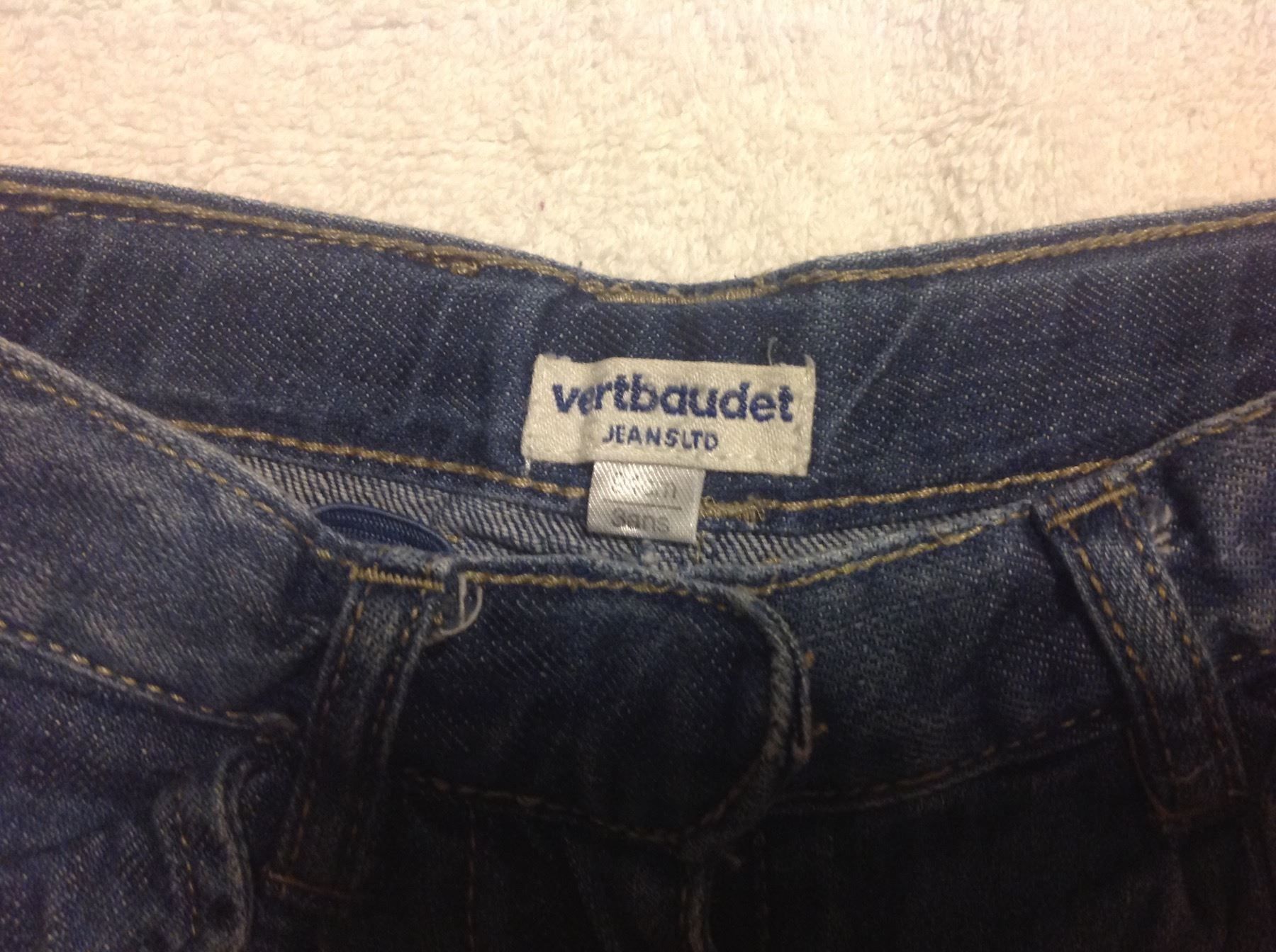 Pantaloni: vertbaudet Herbst Jeansshorts Gr. 98 – Usato da Winterthur venduto da aionila 1