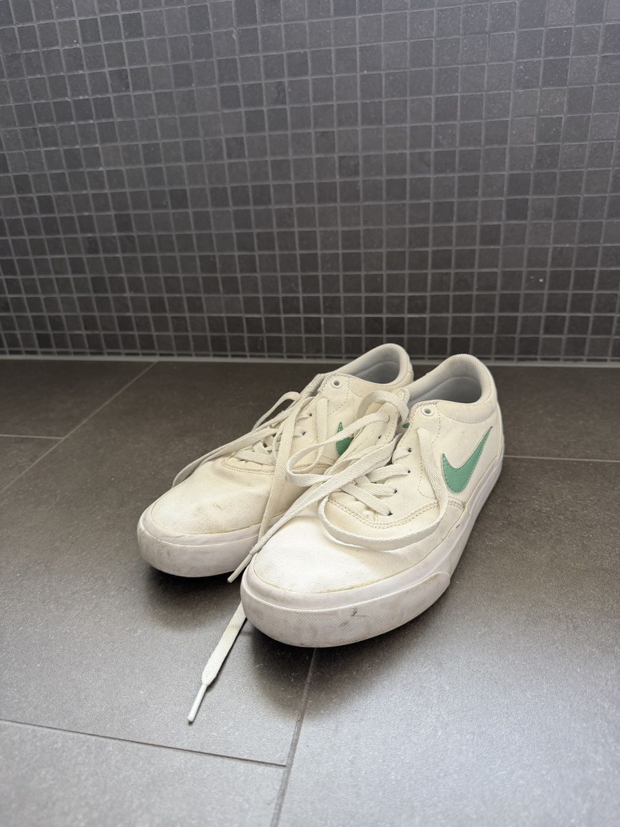 Nike Scarpe da donna: Nike SB Schuhe beige Grösse 42 – Usato da Rüfenacht BE venduto da lis_rc6n 1