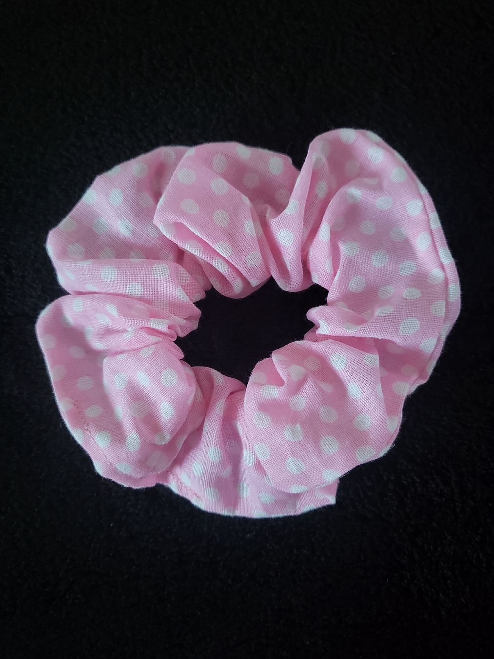 Accessori per capelli: Scrunchie / rosa-weiss / gepunktet / handgenäht – Nuovo e nell'imballaggio originale da Lömmenschwil venduto da S4BR1N4