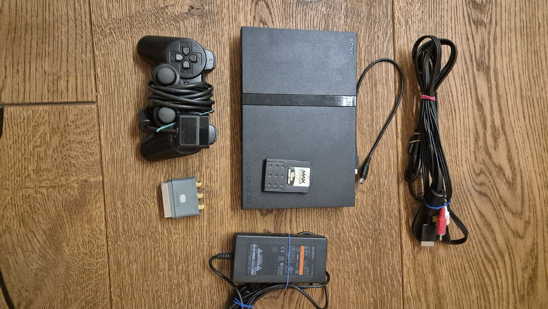 Sony Console: Sony PlayStation 2 Konsole mit 1 Controller und Zubehör – Usato da Busswil TG venduto da one123