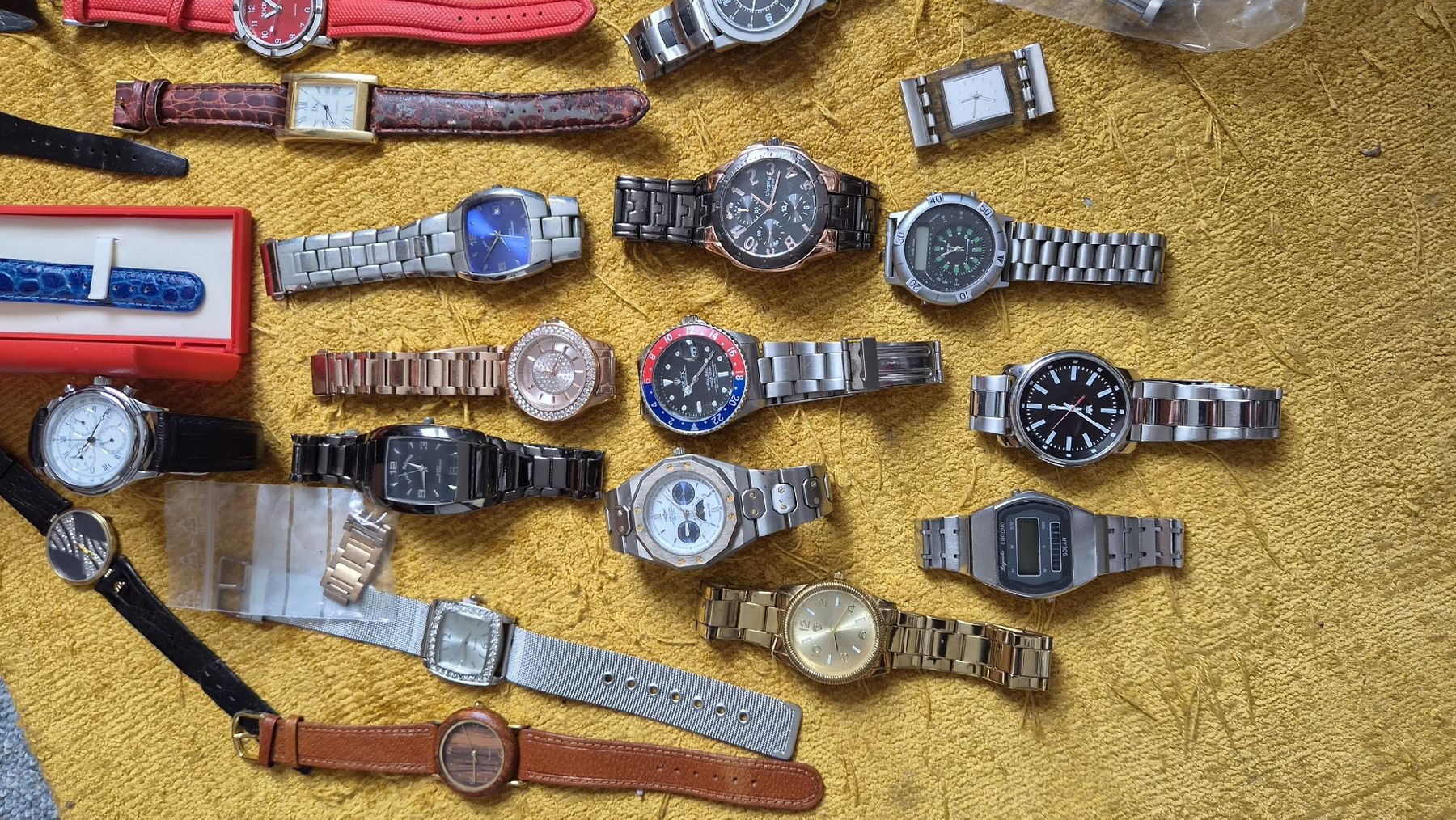 Montres: 39 Uhren aus Nachlass   – D'occasion à Kölliken par Upcycling-by-Mc-TAM 1