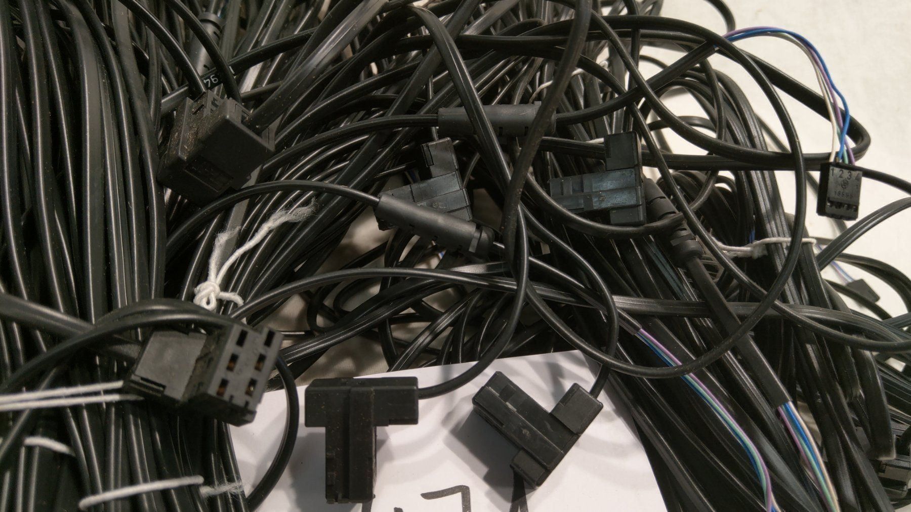 Cavi: Grosser Posten Spezialkabel (x471) – Nuovo (secondo la descrizione) da Däniken SO venduto da Profog1 3