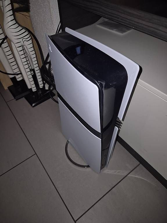 Sony Konsolen: PS5 Pro 2TB – Gebraucht aus Niederweningen von era_s96g 1
