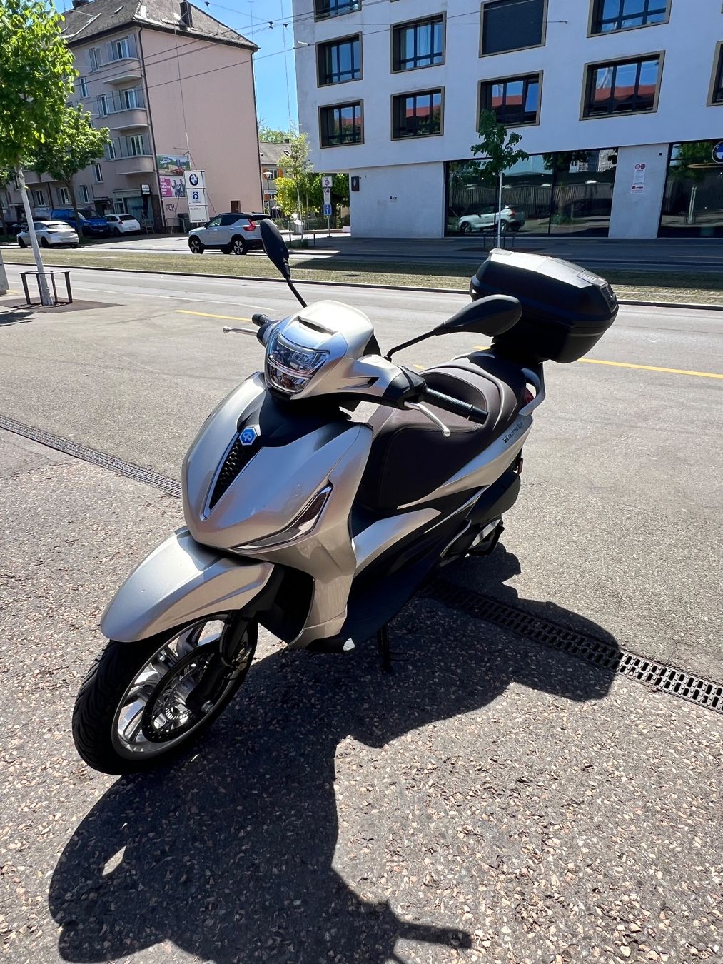 Piaggio Scooter: Piaggio Beverly 300 Roller mit Topcase - 2025 – Usato da Zürich venduto da M4NU29557 1