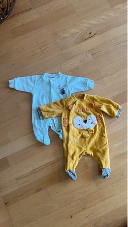 2 Baby Strampler Set. Grösse 50 Tiger/Hase