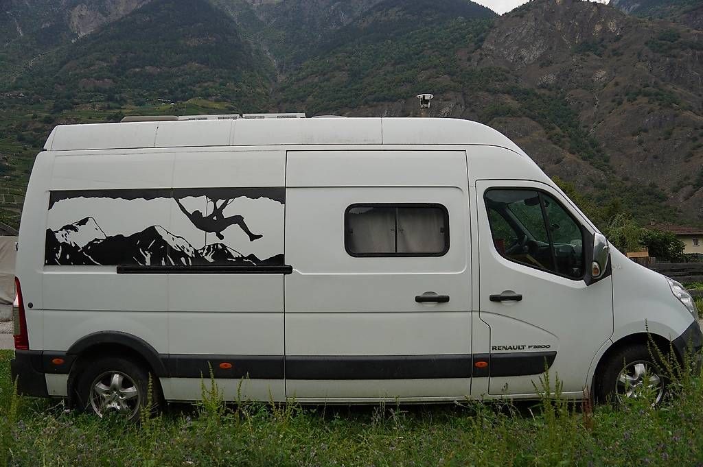 Renault Camping Fahrzeuge: Renault Master L3H3  Fourgon / van aménagé – Gebraucht aus Martigny von Nicobender 1