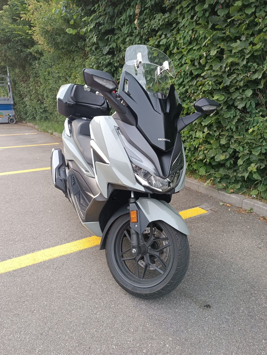 Honda Scooter: Honda Forza 350 – Usato da Dietlikon venduto da Gordonrichard 5