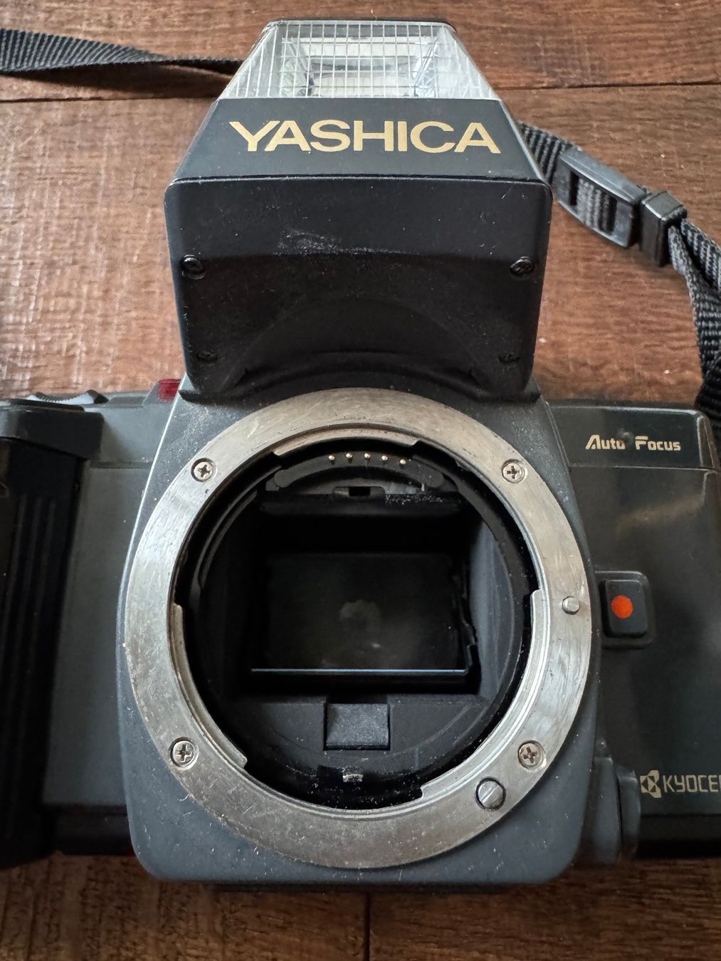 Yashica Fotocamera: Yashica Kyocera mit 2 Objektiven – Usato da Münsingen venduto da Terracotta 3