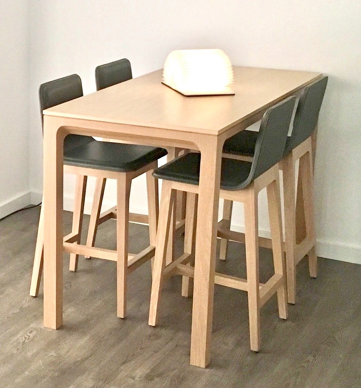 Tischset: Table Haute Alki + 4 chaises hautes – Gebraucht aus Genève von lweisz