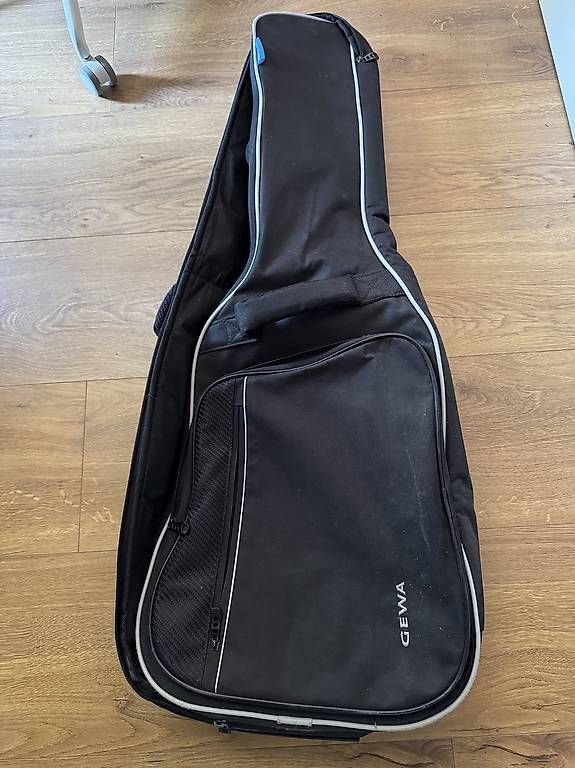 Strumenti musicali: Housse de guitare – Usato da Lausanne 26 venduto da joa_85xd