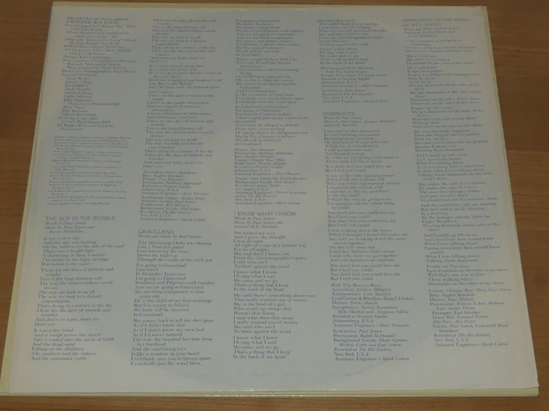 Dischi in vinile: PAUL SIMON: GRACELAND - WARNER BROTHERS – Nuovo (secondo la descrizione) da Fahrwangen venduto da Swirl2 2