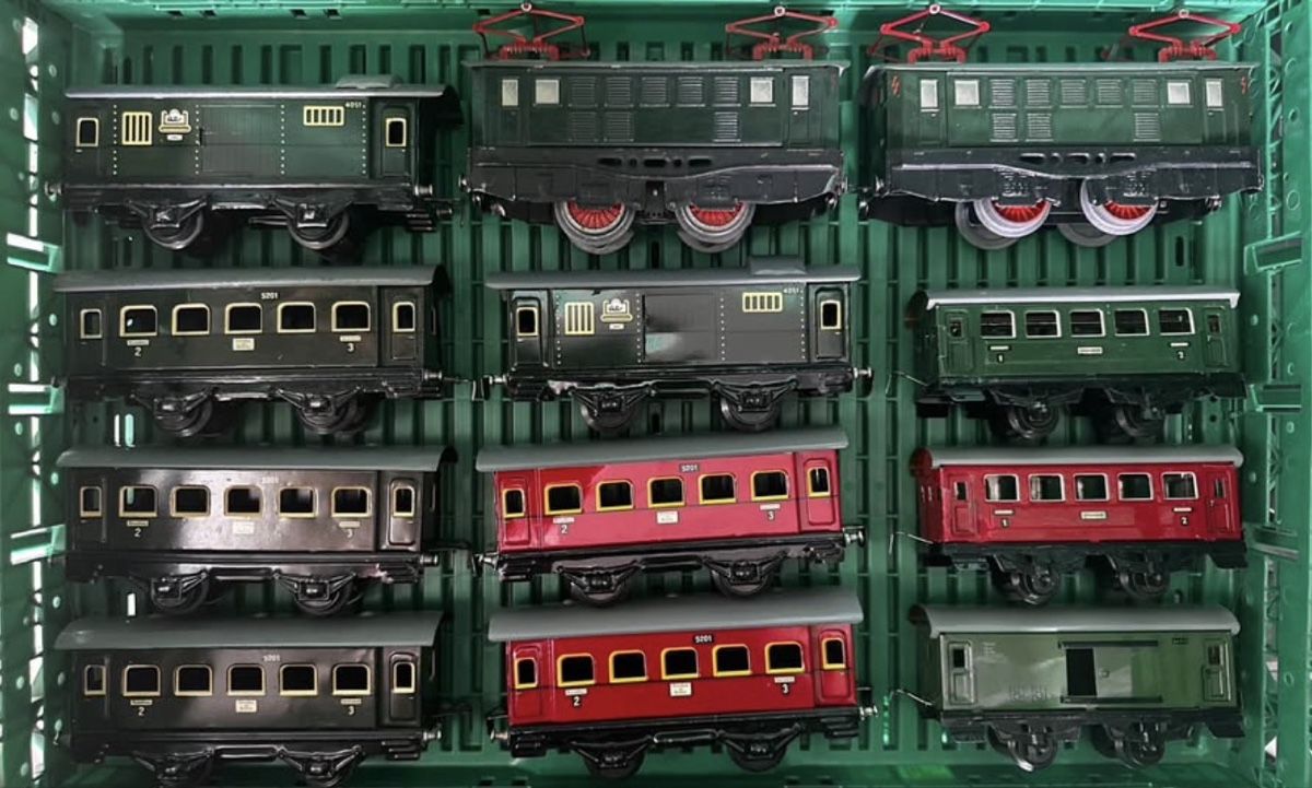 Modelleisenbahnen: Spur 0 Loks und Wagen ab 599.- – Gebraucht aus Sennwald von HARO-Import 1