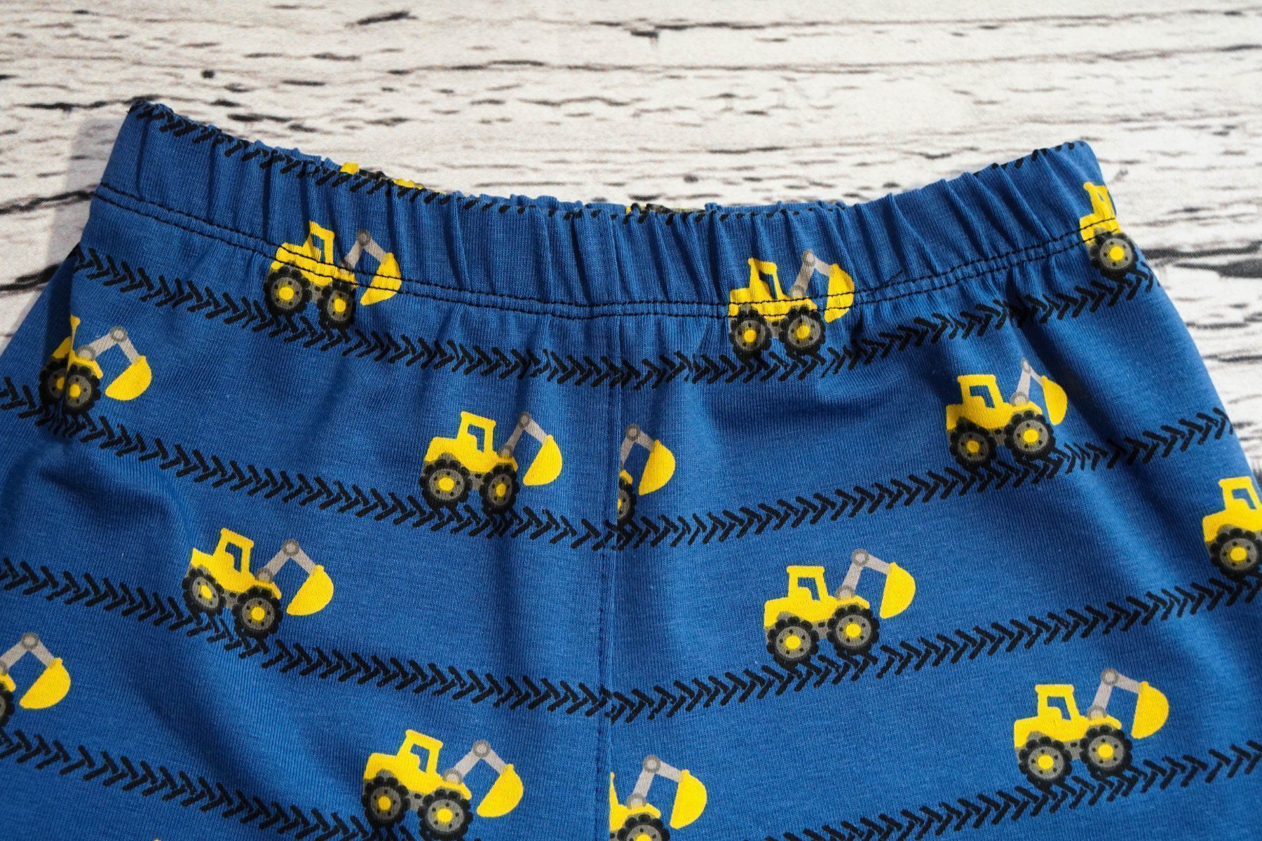 Pantaloni: Kurze Hose/Shorts mit Bagger Gr.92/98 NEU – Nuovo e nell'imballaggio originale da Zürich venduto da sambaum 1