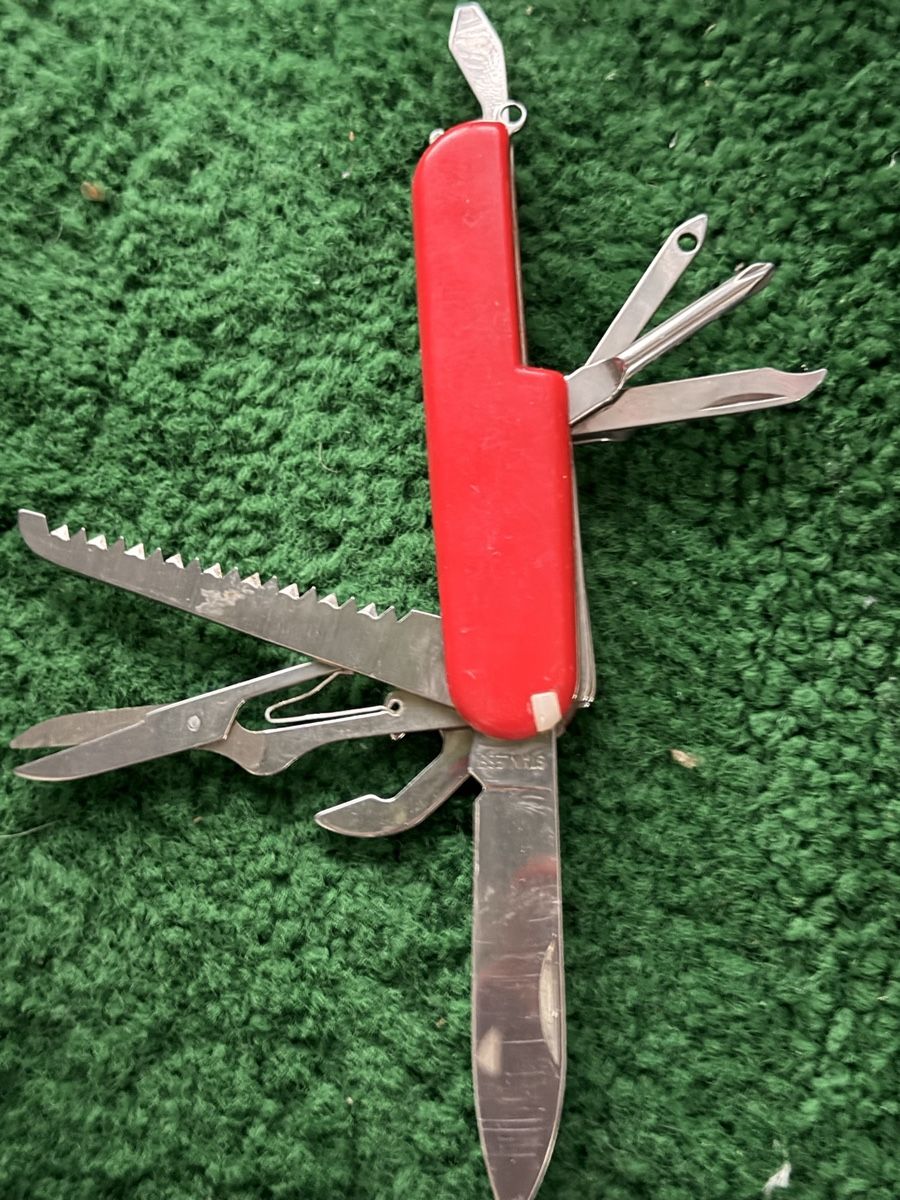 Coltelli tascabile: Couteau suisse multifonction rouge état d'usage correct – Usato da Onex venduto da mou_x2gr