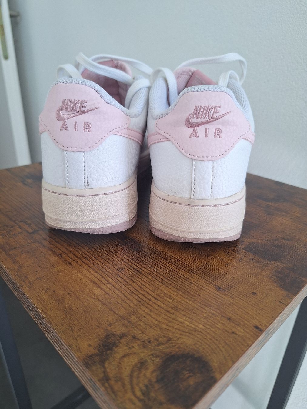 Nike Chaussures femmes: nike air rosa – D'occasion à Mumpf par SwissDi 3