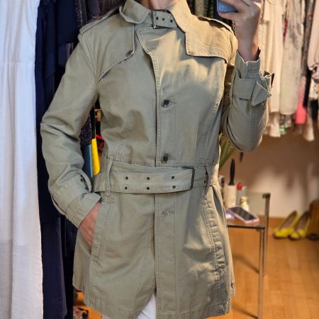 ✨ Stylischer beige Trenchcoat mit Gürtel