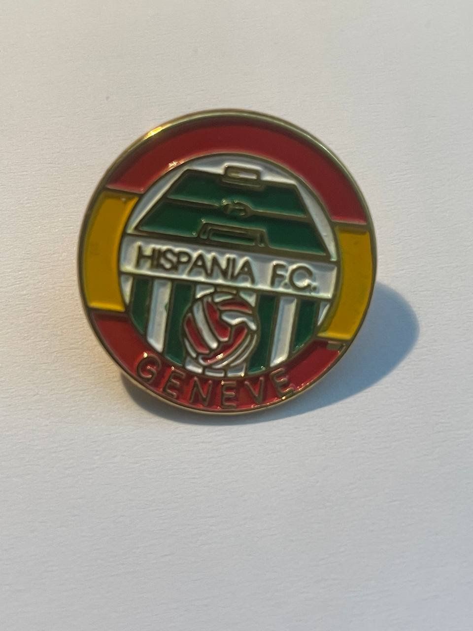 Placchette & Badge: 124. Pin FC Hispania Geneve – Usato da Luzern venduto da Irek