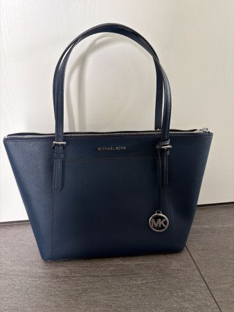 Handtasche Michael Kors dunkelblau in sehr gutem Zustand