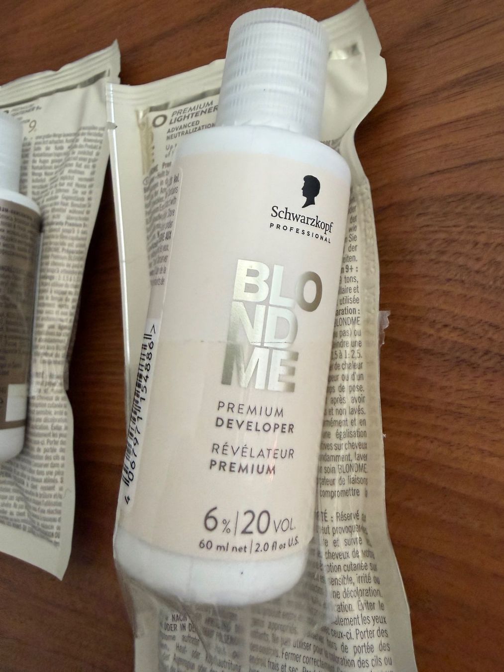 Färbemittel: Schwarzkopf BlondMe Lightener 9+, Developer 6%, Zubehor Set – Neu und originalverpackt aus Wilen b. Wollerau von rosmarin13 1