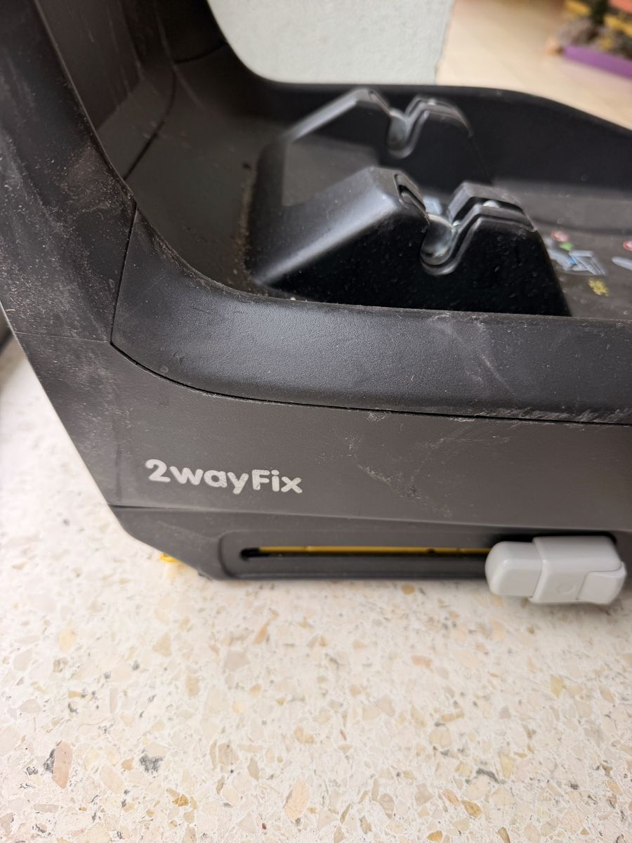 Maxi-Cosi Seggiolini per auto: Maxi-cosi cabriofix  mit isofix 2 way fix – Usato da Basel venduto da Chrispi80 2