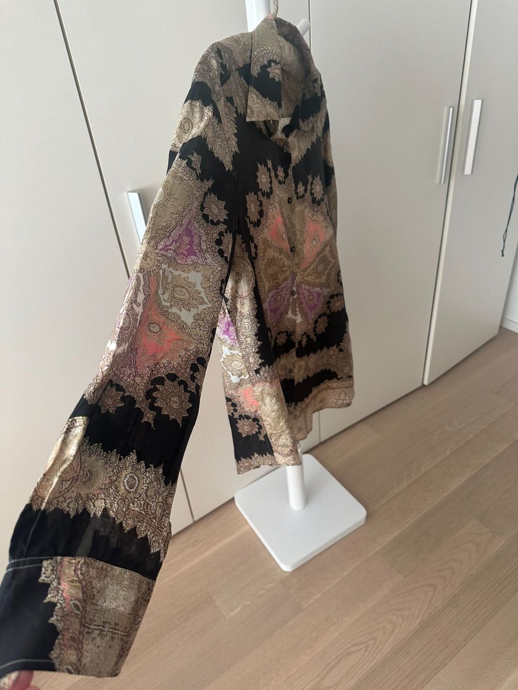 Roberto Cavalli Camicette: Seidenbluse von Roberto Cavalli – Usato da Zürich venduto da Rigiblick2 2