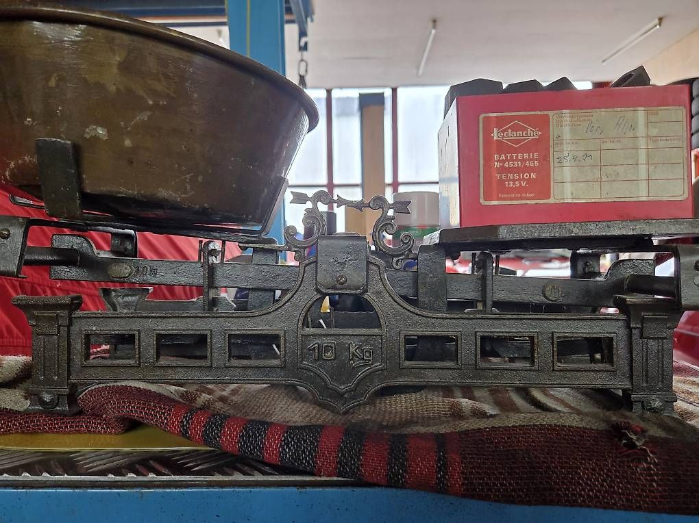 Bilance e pesi: Alte 10 Kg Marktwaage – Usato da adligenswil venduto da Geryemm