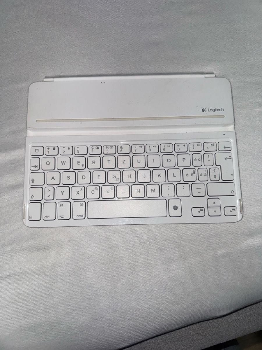 Logitech Tastiere: Logitech Keyboard Case für iPad – Usato da Subingen venduto da Fuertuefeli