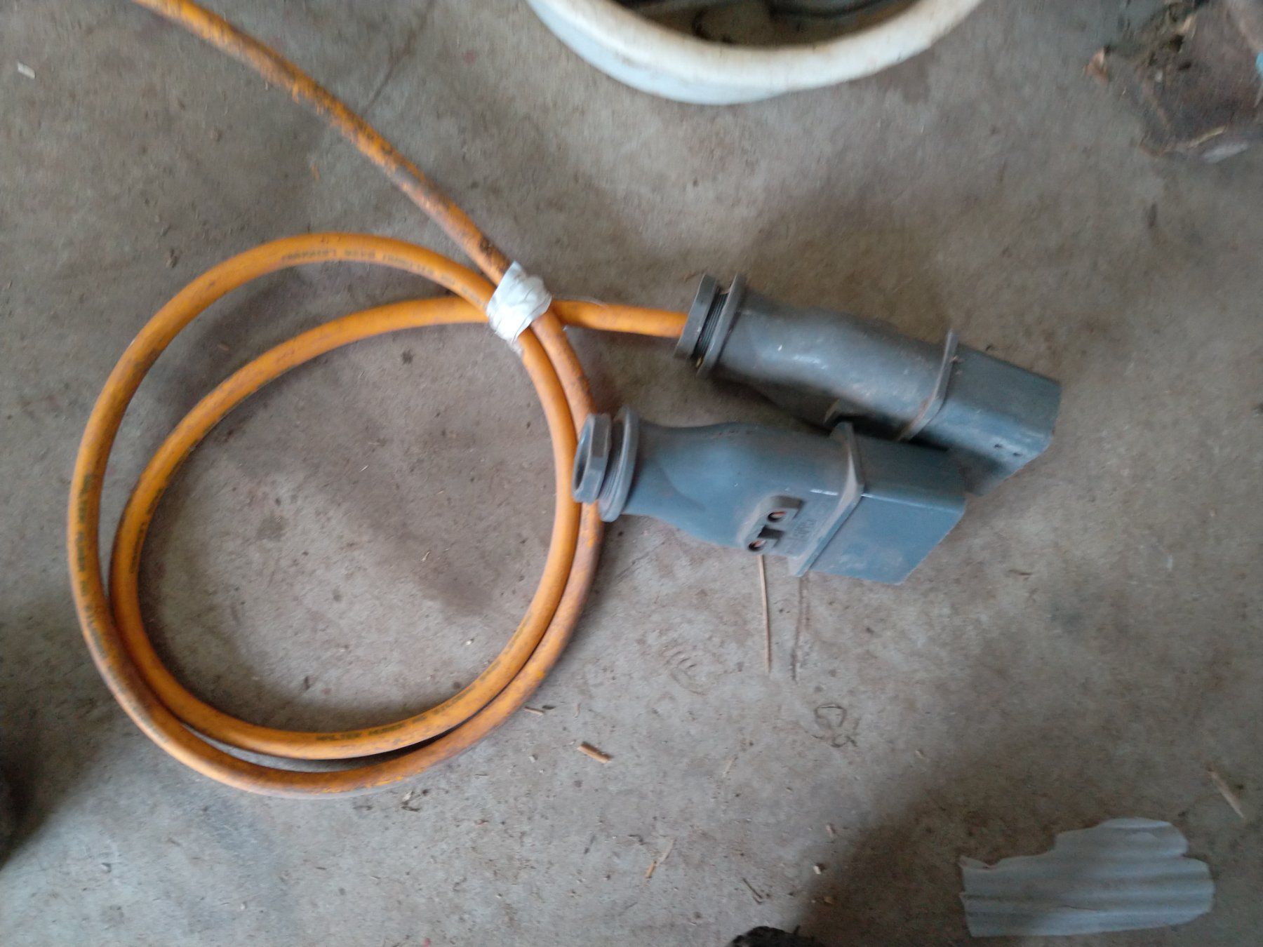Stecker: I 40 Stecker – Gebraucht aus Neuenkirch von Mube6