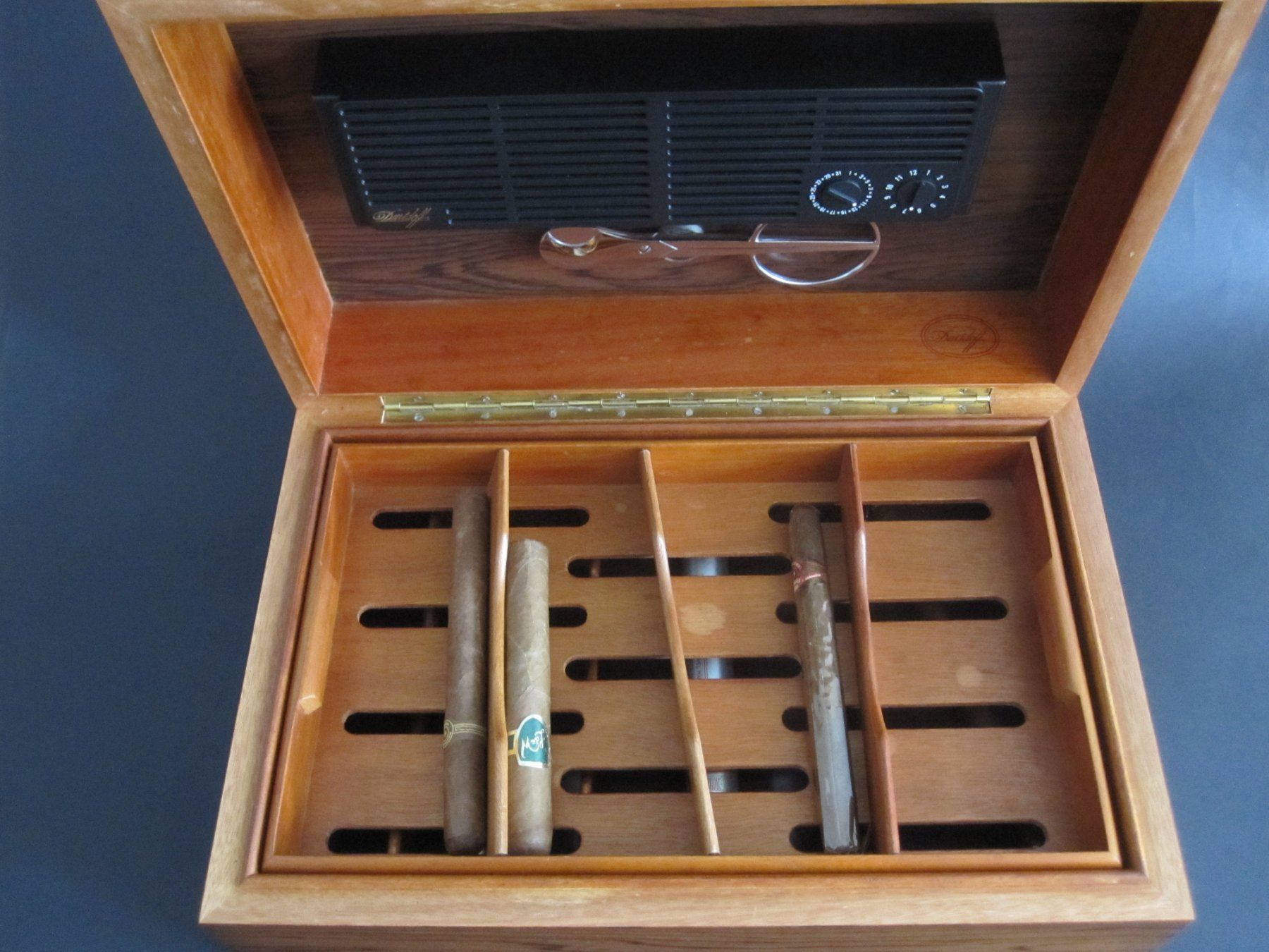 Davidoff Humidor per sigari: Davidoff Humidor – Usato da Scherzingen venduto da packtesan
