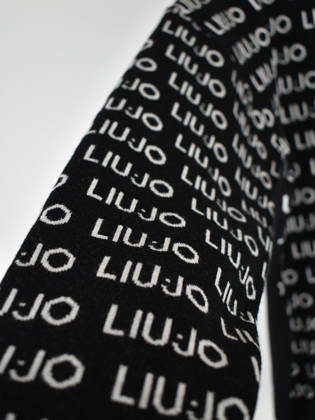 Liu Jo Pullover & Sweatshirts: Liu Jo Pullover Gr.38, 62% Viskose – Gebraucht aus Nürensdorf von 2ND_STORY 8