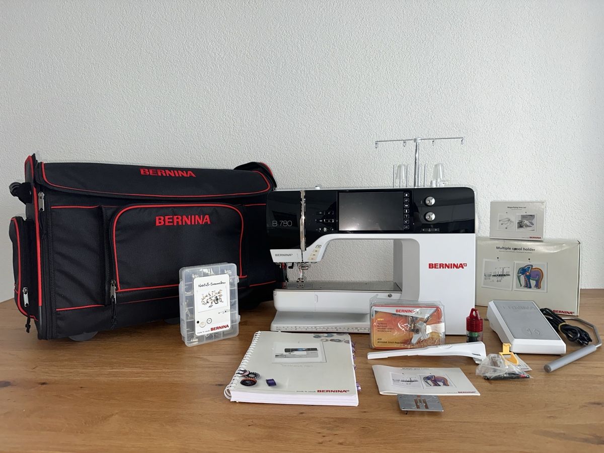 Bernina Cerchi da ricamo: Bernina B 780 inkl. Stickmodul - Top Zustand – Usato da Schaffhausen venduto da pinca19 1