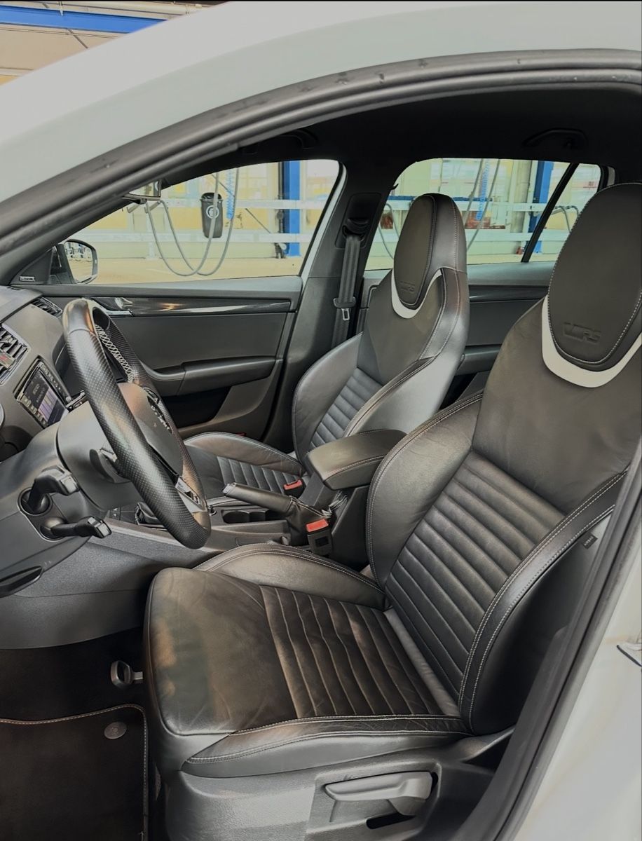 Skoda Automobili: Skoda Octavia RS Kombi 2.0 TSI – Usato da Reinach BL venduto da Y.H.33 4