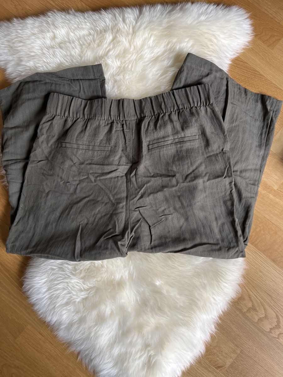 H&M Pantaloni: Grüne Leinenhose mit Gummizug, Gr. M, H&M – Usato da Aarburg venduto da Petite-closet-Loop 3