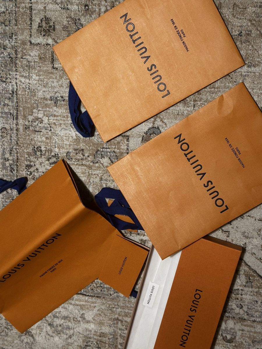 Louis Vuitton Borse: Louis Vuitton Tragetaschen und Box Set  – Usato da Pratteln venduto da milisandra 6