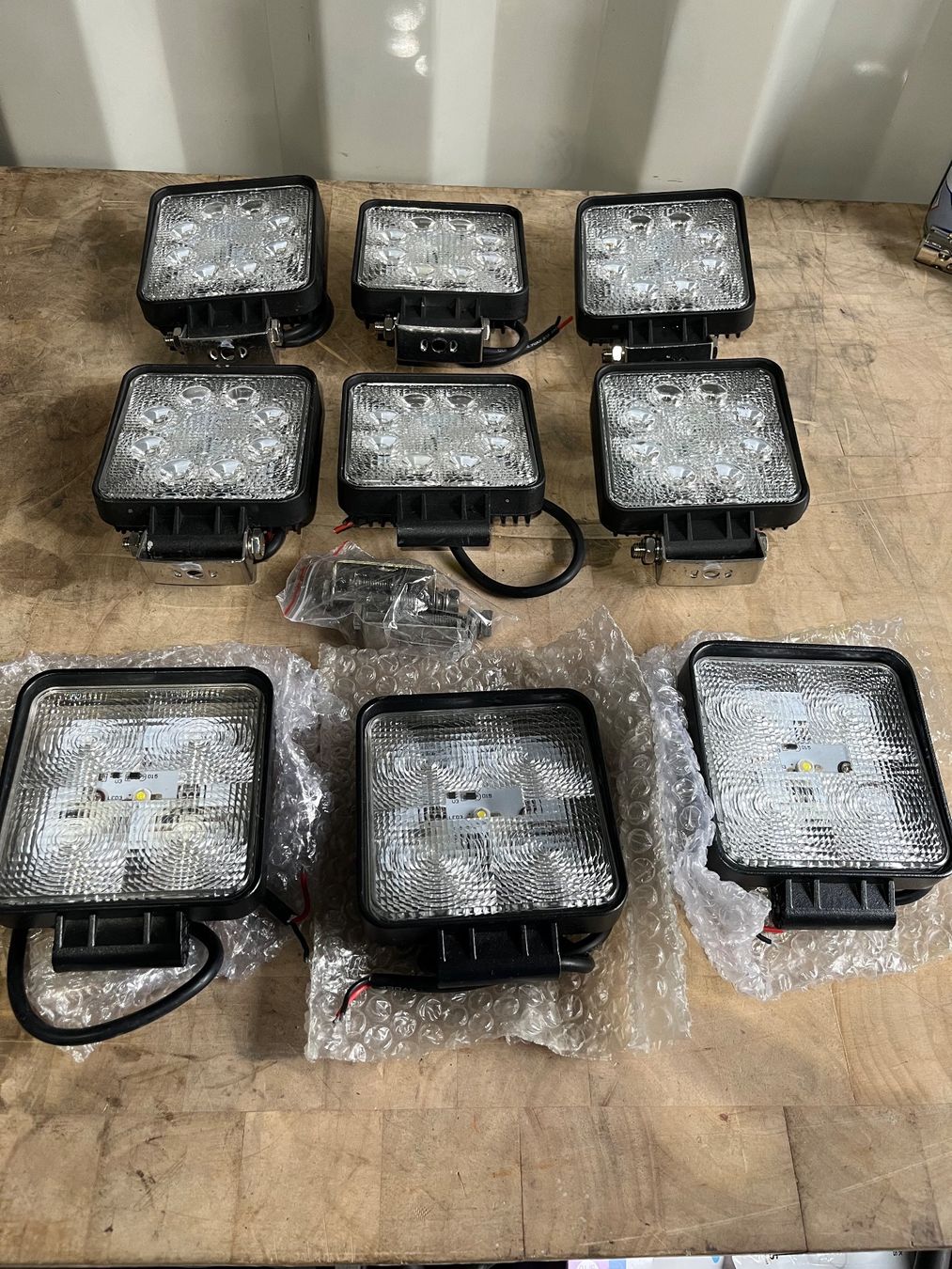 Fari: 9Stk LED Arbeitsscheinwerfer 12/24V – Usato da Cressier FR venduto da schmidli010