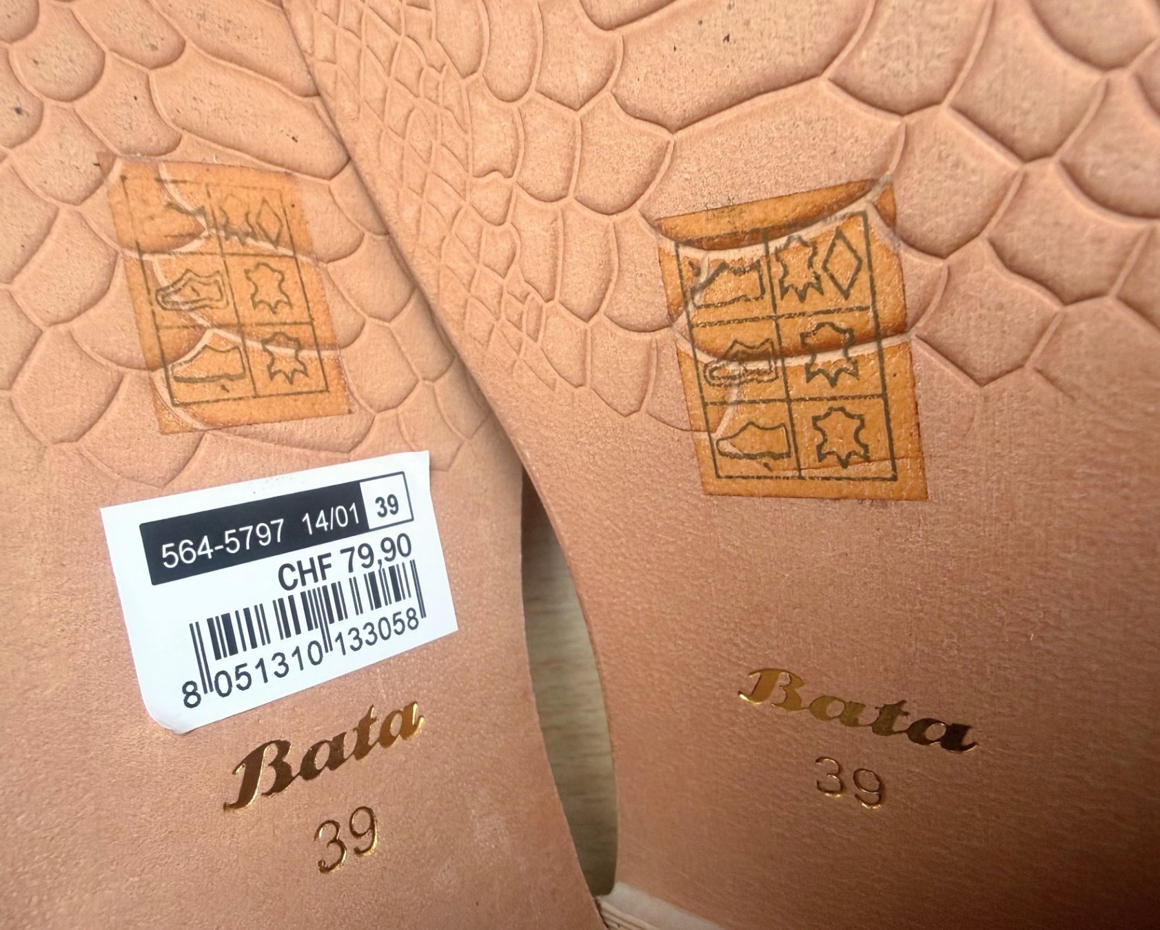Scarpe da donna: Bata Sparkly Rose Gold Leather Sandals 39 – Usato da Founex venduto da sweetcouture 9