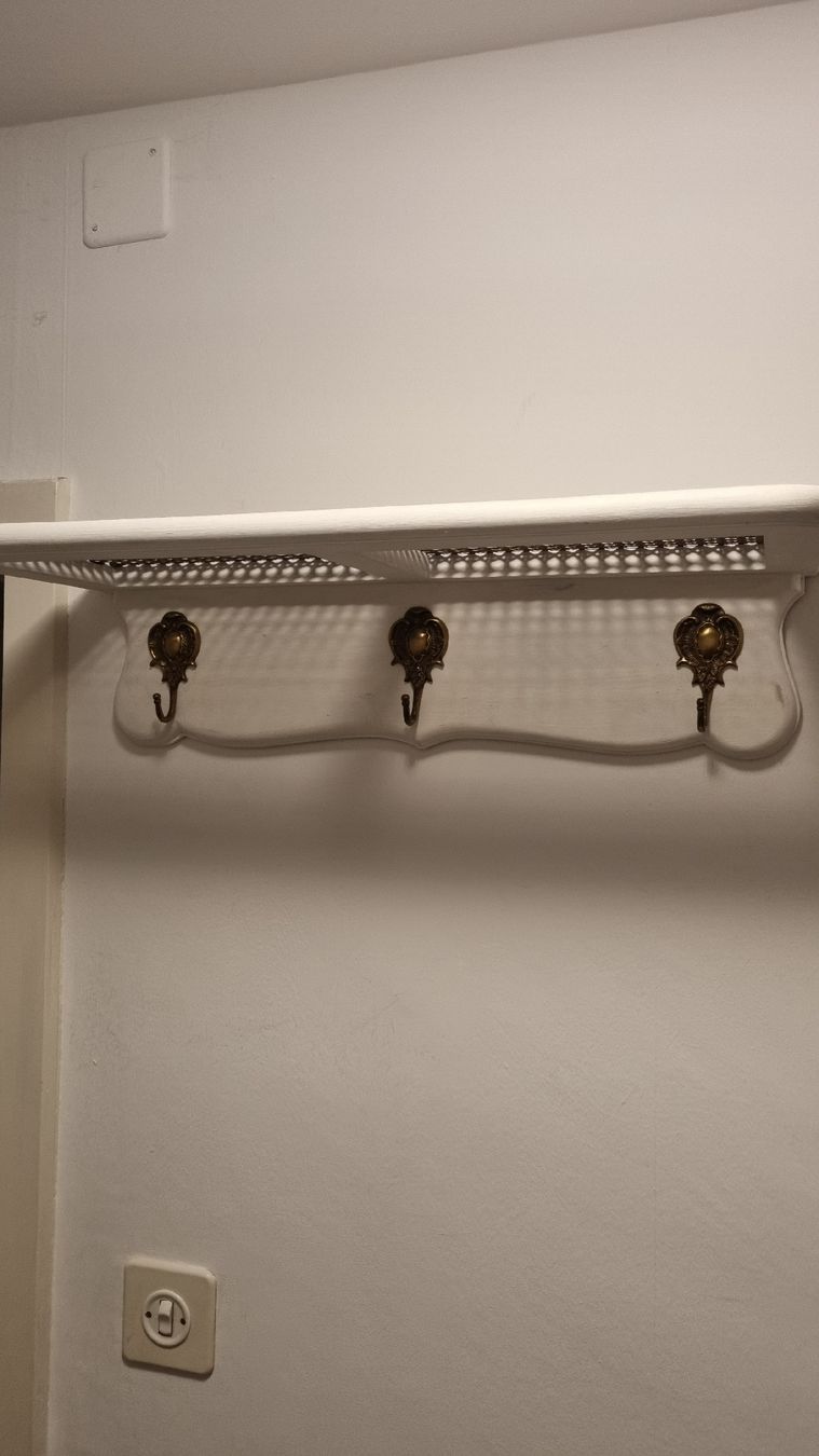 Porte manteau: Garderobe mit 3 Haken und Wiener Geflecht – D'occasion à St. Gallen par jil_l6mm 2