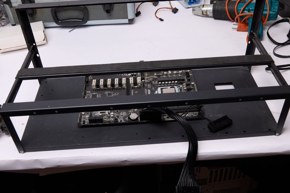 ASRock H110 Pro BTC+ Mining Rig Open Air Frame (Gebraucht) in Dübendorf ...