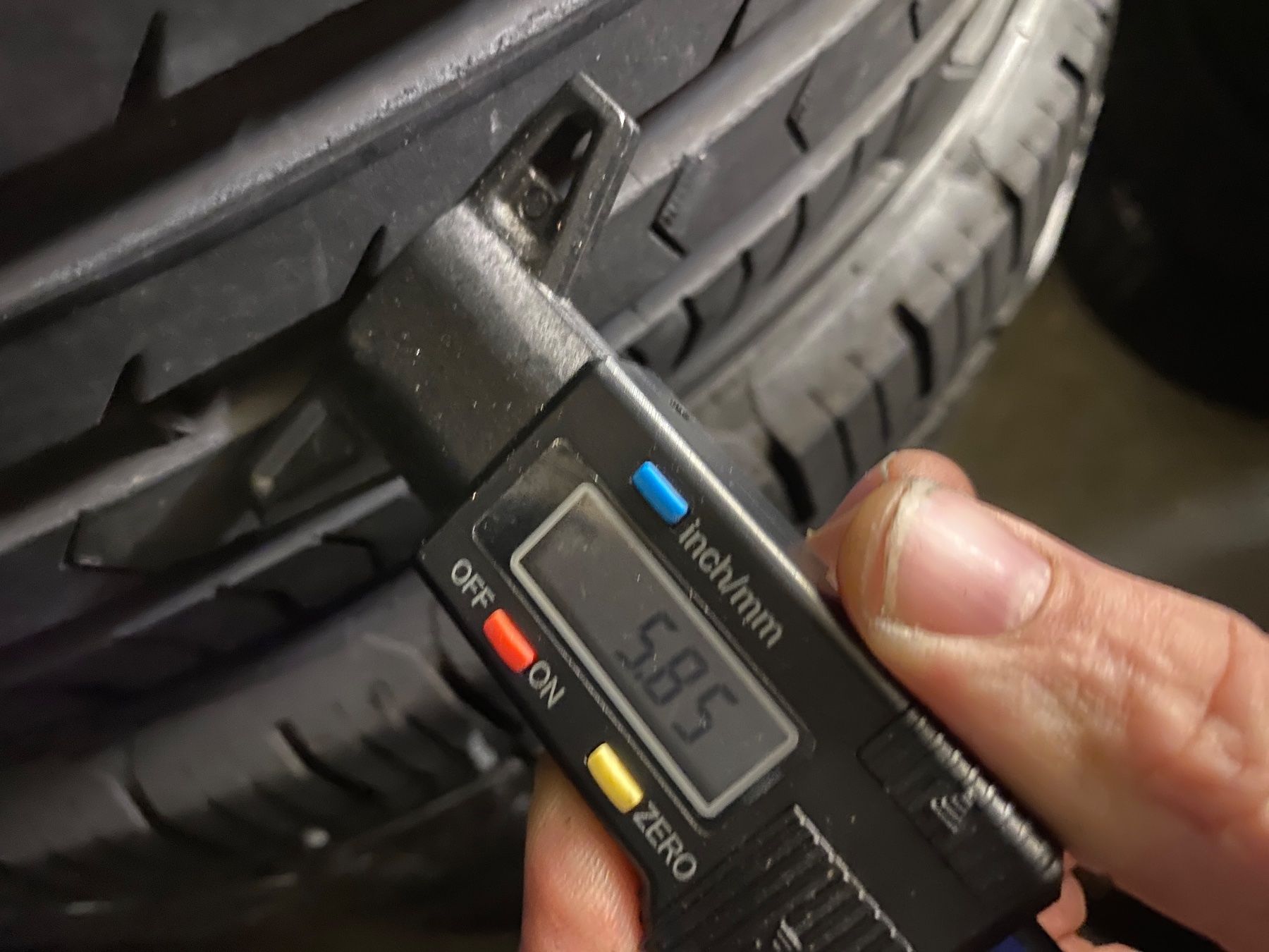 Continental Pneumatici & Ruote complete: 215/55R17 – Usato da Widen venduto da Dinero02 9