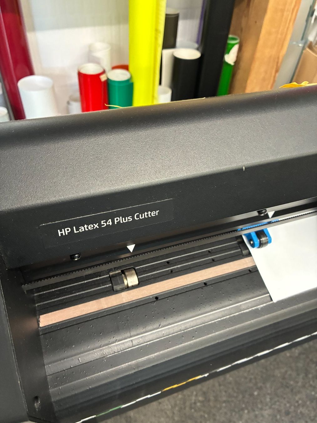 Tutte le macchine: SCHNEIDPLOTTER // HP LATEX 54 CUTTER PLUS – Usato da Zürich venduto da adig 1