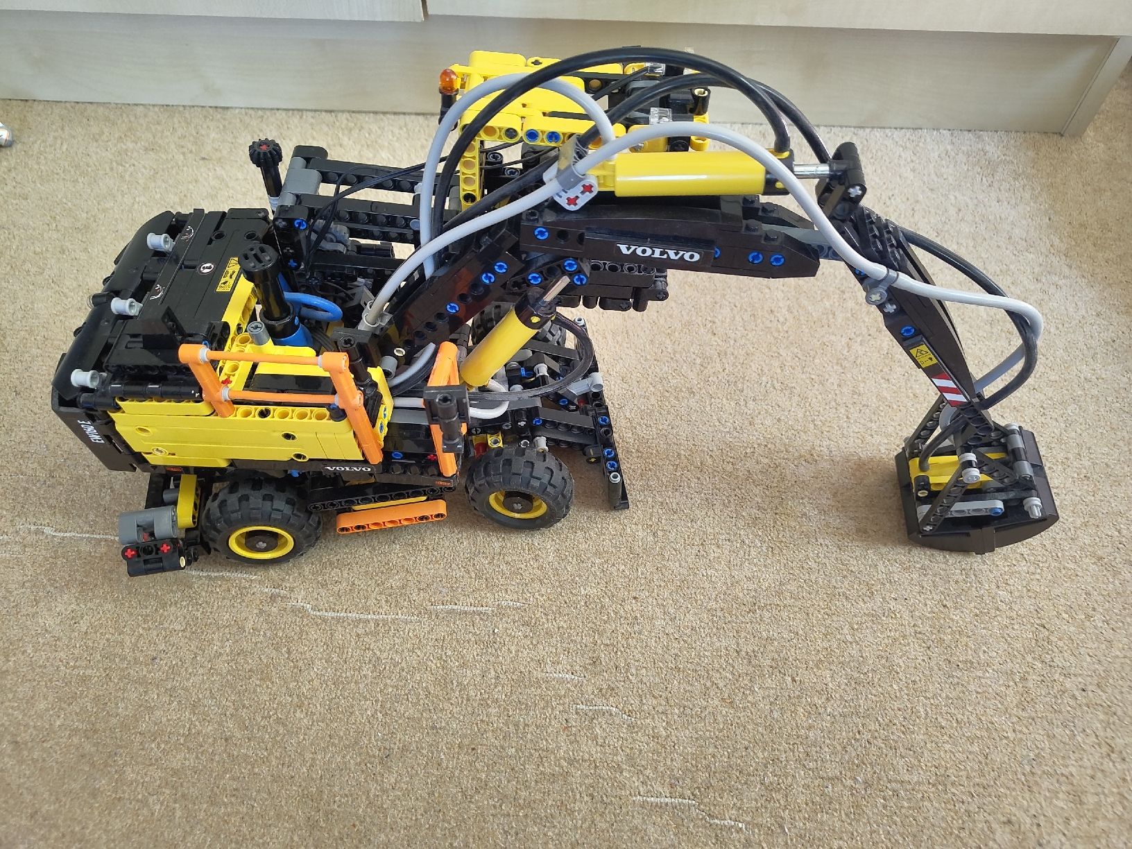 Lego Kit di costruzioni: Lego Technic Volvo EW160E 42053 – Usato da Glattbrugg venduto da har_jgc7 8