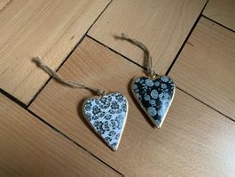 2 Deko Herzen gemustert
