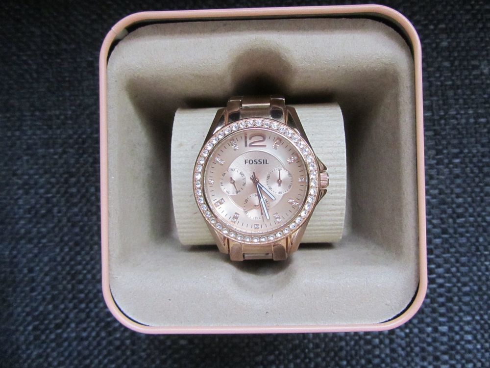 FOSSIL Damenuhr, Roségold mit vielen Strasssteinchen (Gebraucht - Main Image