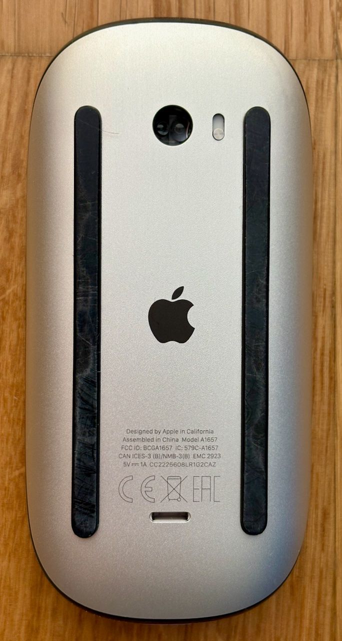 Apple Mouse: Apple Magic Mouse Schwarz Lightning mit Ladekabel – Usato da Zürich venduto da SierraKilo 2