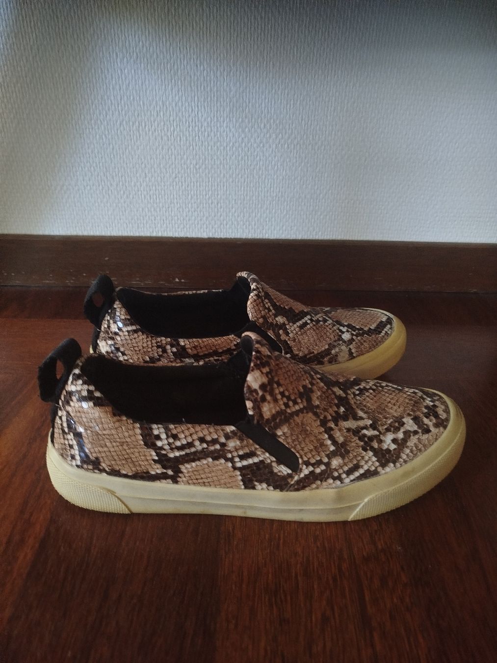 Zara Scarpe da donna: Slides/Mules/Mokassins mit Schlangenmuster – Usato da St. Gallen venduto da jbu_ns6v 4